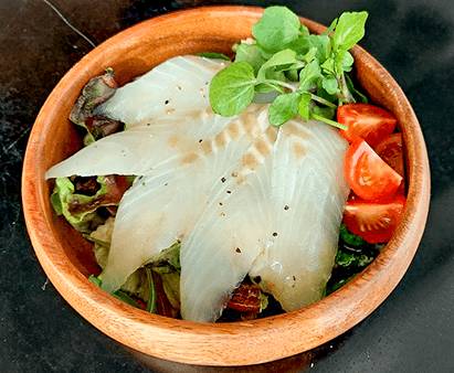 治癒魔法で鮮度抜群!?カルパッチョ風サラダ